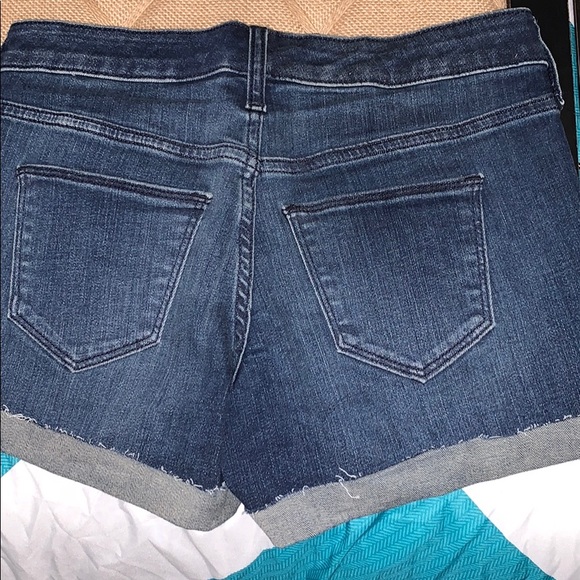 Shorts - Picture 2 of 3